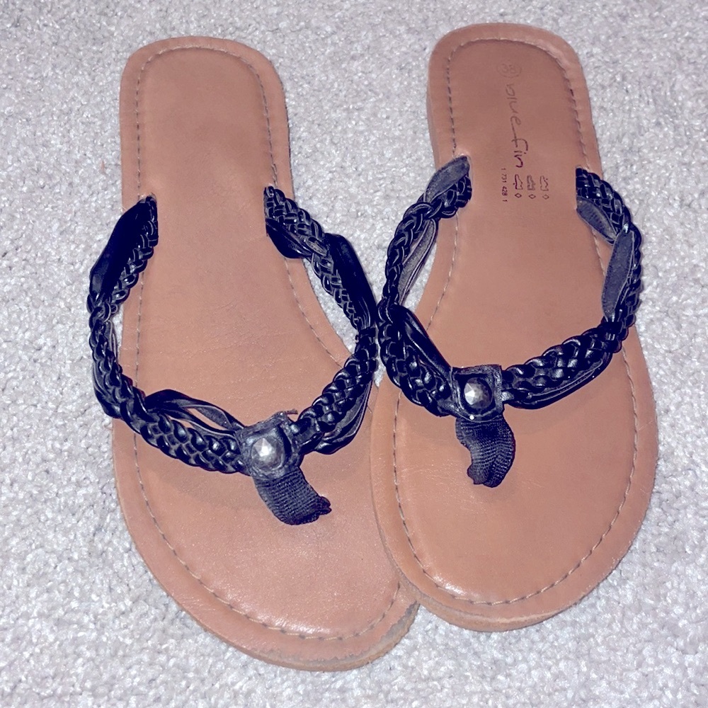 Blue fin black flip flops woven slip ins size 7